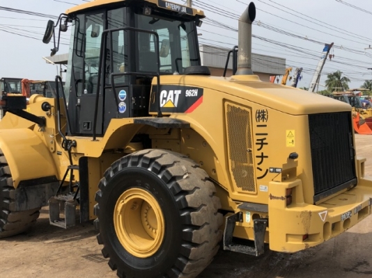 ขายรถตักล้อยาง CAT 962H นำเข้าเองจากญี่ปุ่น สภาพสวยพร้อมใช้ มีVDOการทำงานครับ ขายรถตักล้อยาง CAT 962H นำเข้าเองจากญี่ปุ่น สภาพสวยพร้อมใช้ มีVDOการทำงานครับ