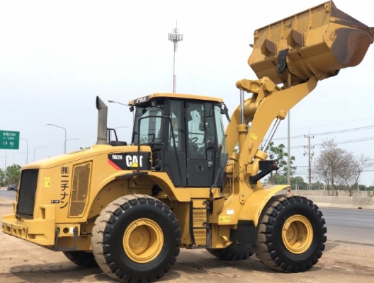 ขายรถตักล้อยาง CAT 962H นำเข้าเองจากญี่ปุ่น สภาพสวยพร้อมใช้ มีVDOการทำงานครับ ขายรถตักล้อยาง CAT 962H นำเข้าเองจากญี่ปุ่น สภาพสวยพร้อมใช้ มีVDOการทำงานครับ