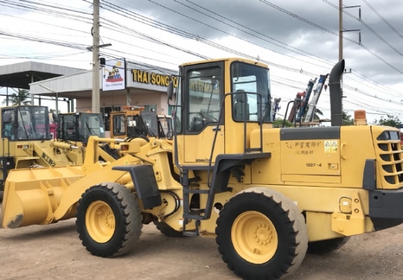 ขายรถตักล้อยาง KOMATSU WA200-3E แขนยาวพิเศษ รถนอกนำเข้าจากญี่ปุ่น สภาพสวยพร้อมใช้