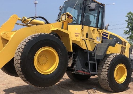 ขายรถตักล้อยาง KOMATSU WA320-5 นำเข้าเองจากญี่ปุ่น สภาพสวยพร้อมใช้ มีVDOการทำงานครับ