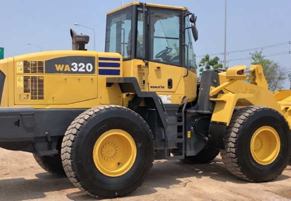ขายรถตักล้อยาง KOMATSU WA320-5 นำเข้าเองจากญี่ปุ่น สภาพสวยพร้อมใช้ มีVDOการทำงานครับ