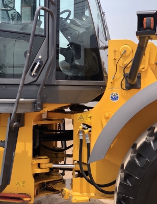 ขายรถตักล้อยาง HITACHI ZW220 ปี 2013 นำเข้าเองจากญี่ปุ่น สภาพสวยพร้อมใช้ มีVDOการทำงานครับ ขายรถตักล้อยาง HITACHI ZW220 ปี 2013 นำเข้าเองจากญี่ปุ่น สภาพสวยพร้อมใช้ มีVDOการทำงานครับ