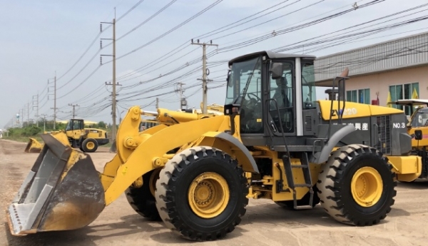 ขายรถตักล้อยาง HITACHI ZW220 ปี 2013 นำเข้าเองจากญี่ปุ่น สภาพสวยพร้อมใช้ มีVDOการทำงานครับ ขายรถตักล้อยาง HITACHI ZW220 ปี 2013 นำเข้าเองจากญี่ปุ่น สภาพสวยพร้อมใช้ มีVDOการทำงานครับ