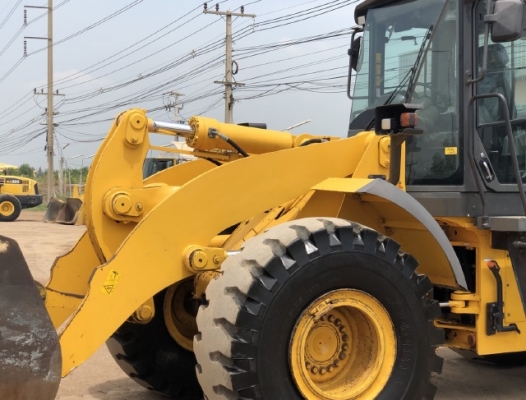 ขายรถตักล้อยาง HITACHI ZW220 ปี 2013 นำเข้าเองจากญี่ปุ่น สภาพสวยพร้อมใช้ มีVDOการทำงานครับ ขายรถตักล้อยาง HITACHI ZW220 ปี 2013 นำเข้าเองจากญี่ปุ่น สภาพสวยพร้อมใช้ มีVDOการทำงานครับ