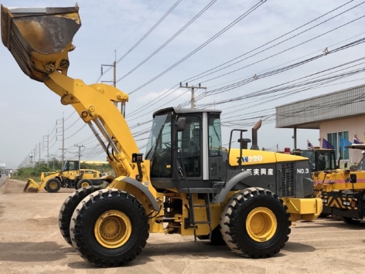 ขายรถตักล้อยาง HITACHI ZW220 ปี 2013 นำเข้าเองจากญี่ปุ่น สภาพสวยพร้อมใช้ มีVDOการทำงานครับ ขายรถตักล้อยาง HITACHI ZW220 ปี 2013 นำเข้าเองจากญี่ปุ่น สภาพสวยพร้อมใช้ มีVDOการทำงานครับ