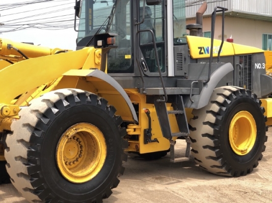 ขายรถตักล้อยาง HITACHI ZW220 ปี 2013 นำเข้าเองจากญี่ปุ่น สภาพสวยพร้อมใช้ มีVDOการทำงานครับ ขายรถตักล้อยาง HITACHI ZW220 ปี 2013 นำเข้าเองจากญี่ปุ่น สภาพสวยพร้อมใช้ มีVDOการทำงานครับ