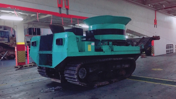 รถบดเศษไม้เพื่อเป็นเชื้อเพลิงนำไปทำชีวมวลต่อได้อีกคับ  ของญี่ปุ่น ยี่ห้อ mooroka  รุ่น mc-200  สับไม้ได้ 7-8 ตันต่อ 1 ชม