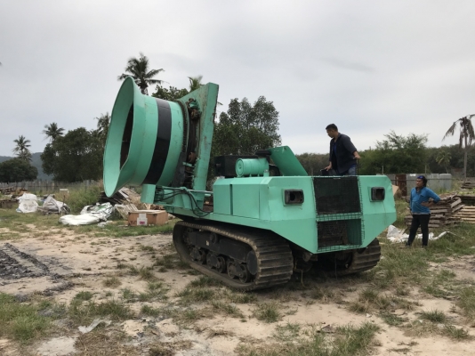 รถบดเศษไม้เพื่อเป็นเชื้อเพลิงนำไปทำชีวมวลต่อได้อีกคับ  ของญี่ปุ่น ยี่ห้อ mooroka  รุ่น mc-200  สับไม้ได้ 7-8 ตันต่อ 1 ชม