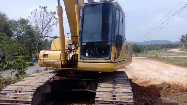 ขายแบคโฮKOMATSU PC200-7 ปี59/10,000 ชม.เอกสารเล่มทะเบียนราคา1,580,000