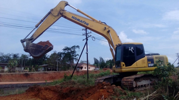 ขายแบคโฮKOMATSU PC200-7 ปี59/10,000ชม.เอกสารเล่มทะเบียนราคา 1,580,000