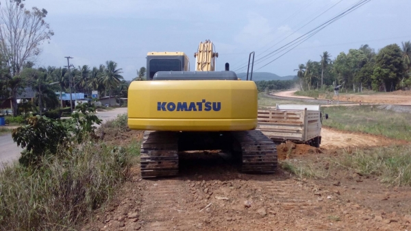 ขายแบคโฮKOMATSU PC200-7 ปี59/10,000ชม.เอกสารเล่มทะเบียนราคา 1,580,000
