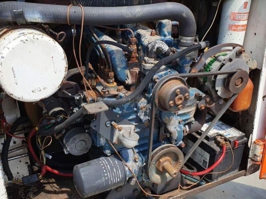 743 BOBCATบ๊อบแคท รถตักล้อยาง ขนาดเล็ก จิ๋วแต่เจ๋งมาก ขายเพียง145,000บาท ตักยก0.8ตันคิว ยกสูง3เมตรรถขับเคลื่อน4ล้อ ขนาด3ตัน ระบบเกียทอก รถนอกเพื่งนำเข้ามายังไม่เคยใช้งานในเมืองไทยเลย เอกสารอินวอยล์เครื่องดีเซล4สูบ แรงประหยัดนำมันดีรถพร้อมใช้ รถราคาถูกสนใจ