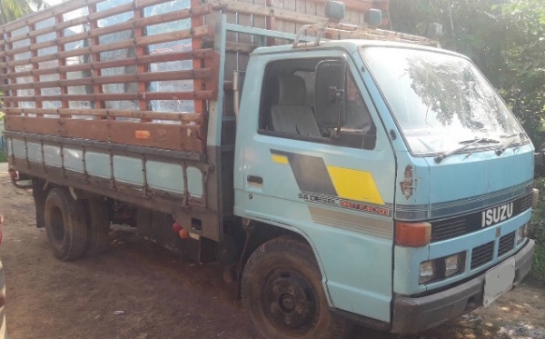 ขายด่วน ISUZU NKR 110 HP 4BE1 รถบ้านแท้พร้อมใช้งานได้เลย กระบะคอกไม้สวยๆความยาว 4.30 เมตร เครื่องแน่