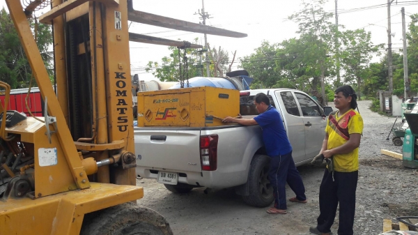 ขอบคุณลูกค้าจากระยองมากครับ มาอุดหนุนเครื่องเชื่อมพร้อมปั่นไฟ ของเราไปใช้งาน ขอบคุณลูกค้าจากระยองมากครับ มาอุดหนุนเครื่องเชื่อมพร้อมปั่นไฟ ของเราไปใช้งาน