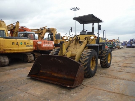 WA100-3 รถตักล้อยาง KOMATSU ซีเรียลสูง ชัวโมงทำงานแค่ 4,XXX นำเข้าจากญี่ปุ่นยังไม่เคยใช้งานในไทย สภาพสวยพร้อมใช้ ราคาแค่ 950,000 สนใจคลิ๊กที่ 081-989-1989 หรั่งครับ