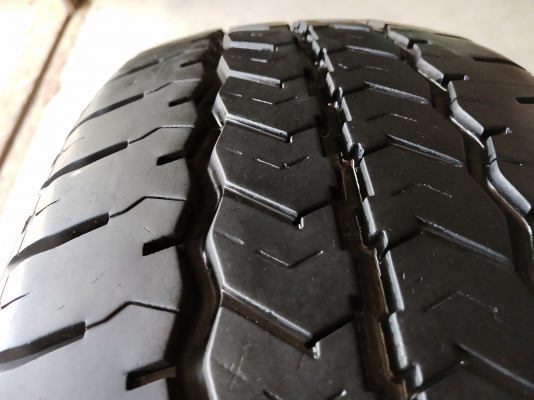 ยาง XCD2 225/75R15 ปลายปี18 ดอกยางหนา ๆ (เส้น ยาง XCD2 225/75R15 ปลายปี18 ดอกยางหนา ๆ (เส้น