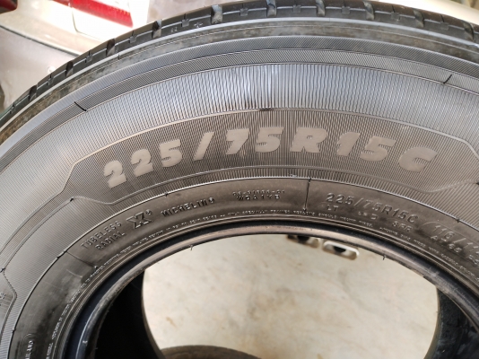 ยาง XCD2 225/75R15 ปลายปี18 ดอกยางหนา ๆ (เส้น