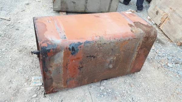 ขาย ถังน้ำมัน ขนาด 320 ลิตร ติดรถบรรทุก อเนกประสงค์ ไม่มีฝามา เก่าญี่ปุ่นแท้