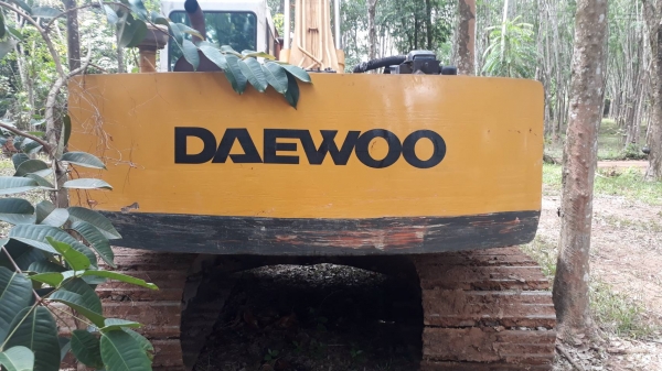 ขายคู่แบคโฮDAEWOO SOLAR220LC-3. DH220LC-2 มีเล่มทะเบียน1คันราคา 750,000 ต่อรอง ขายคู่แบคโฮDAEWOO SOLAR220LC-3. DH220LC-2 มีเล่มทะเบียน1คันราคา 750,000 ต่อรอง