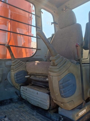 มาใหม่จ้า..HITACHI EX120-5 เก่านอกแท้  สภาพสวย ใช้งานมา 5,xxx ชั่วโมง พร้อมใช้  โทร 089-3818694 จ๊อย