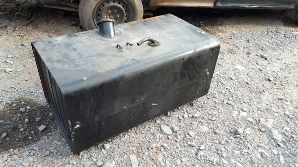 ขาย ถังน้ำมัน ขนาด 300 ลิตร ติดรถบรรทุก 6 ล้อ 10 ล้อ เทรเลอรื หัวลาก อเนกประสงค์ สภาพสวย เก่าญี่ปุ่นแท้ ขาย ถังน้ำมัน ขนาด 300 ลิตร ติดรถบรรทุก 6 ล้อ 10 ล้อ เทรเลอรื หัวลาก อเนกประสงค์ สภาพสวย เก่าญี่ปุ่นแท้