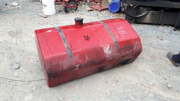 จัดมาให้ชมอีกถังครับ ขาย ถังน้ำมันอลูมิเนียม 400 ลิตร สำหรับรถบรรทุก รถเทรเลอร์ รถหัวลาก น้ำหนักเบา เพิ่มน้ำหนักบรรทุกได้