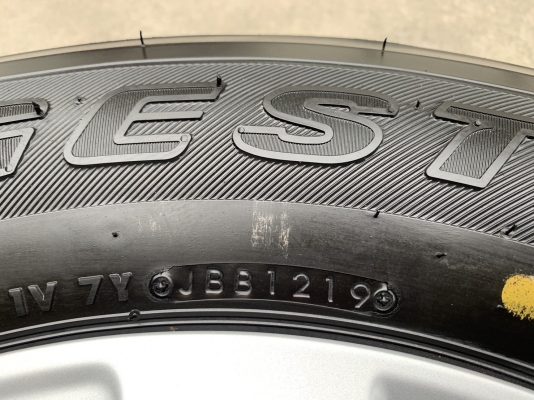 ล้อแม็กป้ายแดง Toyota Revo ขอบ 17 พร้อมยางใหม่ป้ายแดง 265-65-17 Bridgestone ปี 19 สดใหม่ สวยกริ๊บๆ ล้อแม็กป้ายแดง Toyota Revo ขอบ 17 พร้อมยางใหม่ป้ายแดง 265-65-17 Bridgestone ปี 19 สดใหม่ สวยกริ๊บๆ