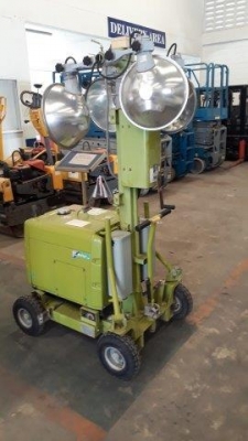 ทาวว์เวอร์ไลท์ 4 ดวง FKC4042-2 มือสองญี่ปุ่น