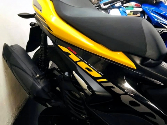 aerox ปี2018 สีเหลือง รถสวยไมล์น้อย 1 พันโล น้องๆป้ายแดงเลย 52900