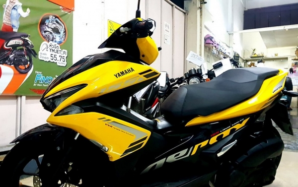 aerox ปี2018 สีเหลือง รถสวยไมล์น้อย 1 พันโล น้องๆป้ายแดงเลย 52900 aerox ปี2018 สีเหลือง รถสวยไมล์น้อย 1 พันโล น้องๆป้ายแดงเลย 52900