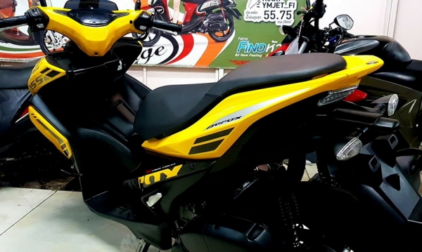 aerox ปี2018 สีเหลือง รถสวยไมล์น้อย 1 พันโล น้องๆป้ายแดงเลย 52900