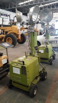 ทาวว์เวอร์ไลท์ 4 ดวง FKC4042-2 มือสองญี่ปุ่น