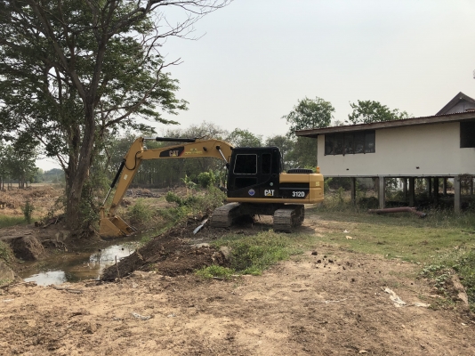 ให้เช่า รถแมคโคร 120-200 บูมสั้น-บูมยาว รายวัน-รายเดือน  งานทั่วไป สนใจติดต่อได้ที่ 0802719535 คุณเบียร์