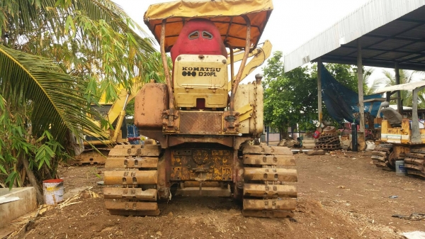 ขายรถแทรคเตอร์ KOMATSU D20P-3 ราคา 120000