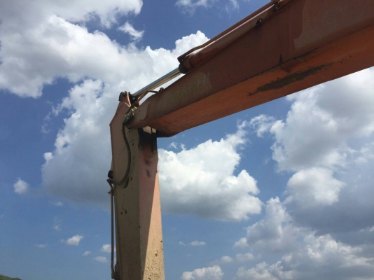 ขายรถแบคโฮ HITACHI ZX200-1 เอกสารเล่มทะเบียน ราคา 650000 ขายรถแบคโฮ HITACHI ZX200-1 เอกสารเล่มทะเบียน ราคา 650000