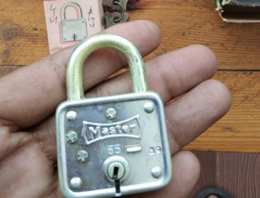 ขายแม่กุญแจพร้อมลูกMASTER MADE IN USA. ใหม่เก่าเก็บ