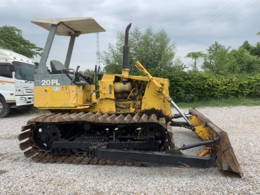 มาใหม่ วันนี้ ขาย 225,000 รถแทรคเตอร์ KOMATSU D20PL-7 6,xxx ชั่วโมง. เก่านอก 1 ปี (ตีนเป็ด-แผ่น 50 CM) เครื่องดี เกียร์แรง โซ่หนา สภาพพร้อมใช้   รถอยู่ นครปฐม โทร 0626426323