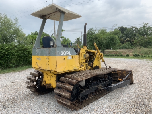 มาใหม่ วันนี้ ขาย 225,000 รถแทรคเตอร์ KOMATSU D20PL-7 6,xxx ชั่วโมง. เก่านอก 1 ปี (ตีนเป็ด-แผ่น 50 CM) เครื่องดี เกียร์แรง โซ่หนา สภาพพร้อมใช้   รถอยู่ นครปฐม โทร 0626426323