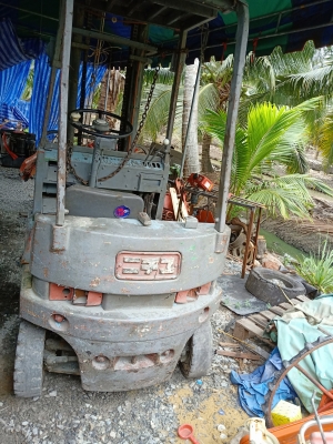 ขายซากฟอล์คลิฟไฟฟ้า 2 ตัน เสาสูง4เมตร