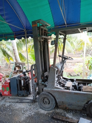 ขายซากฟอล์คลิฟไฟฟ้า 2 ตัน เสาสูง4เมตร