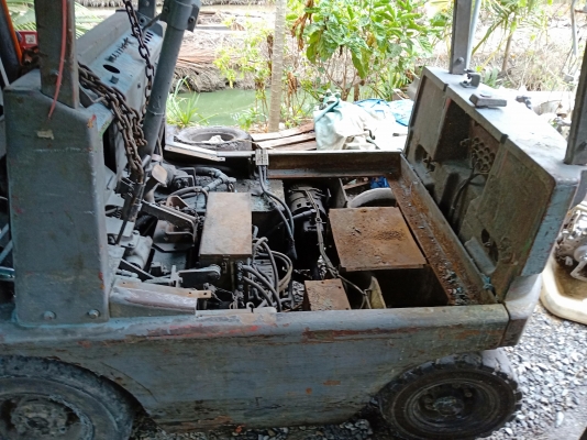 ขายซากฟอล์คลิฟไฟฟ้า 2 ตัน เสาสูง4เมตร