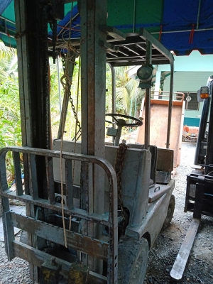 ขายซากฟอล์คลิฟไฟฟ้า 2 ตัน เสาสูง4เมตร