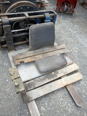 ขายซากฟอล์คลิฟไฟฟ้า 2 ตัน เสาสูง4เมตร