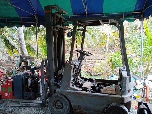 ขายซากฟอล์คลิฟไฟฟ้า 2 ตัน เสาสูง4เมตร