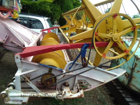 ขายด่วนลดราคาก่อนยกเลิกการขาย รถเกี่ยวข้าว  อุ้ม 1.8 ตัน เครื่อง ฮีโน ho7c 185 แรง ปั้ม  23 ตัวเดิน 10 เพลาใหญ่  สภาพรถสวยเดิม  ราคา 300000