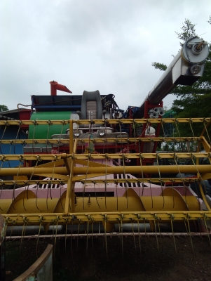 ขายด่วนลดราคาก่อนยกเลิกการขาย รถเกี่ยวข้าว  อุ้ม 1.8 ตัน เครื่อง ฮีโน ho7c 185 แรง ปั้ม  23 ตัวเดิน 10 เพลาใหญ่  สภาพรถสวยเดิม  ราคา 300000