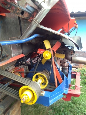 ขายด่วนลดราคาก่อนยกเลิกการขาย รถเกี่ยวข้าว  อุ้ม 1.8 ตัน เครื่อง ฮีโน ho7c 185 แรง ปั้ม  23 ตัวเดิน 10 เพลาใหญ่  สภาพรถสวยเดิม  ราคา 300000