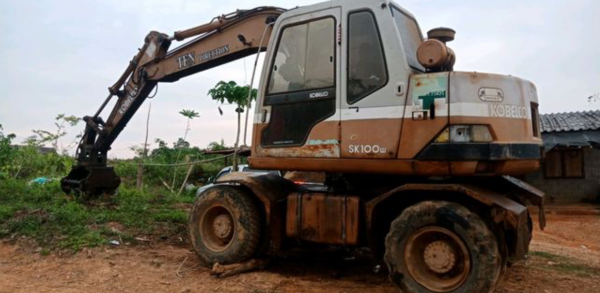 ขาย!! >>> Kobelco Sk100mark3 ล้อยางติดปากคีปไม้ <<< เบอร์ติดต่อ 098-7155789 086-4631102