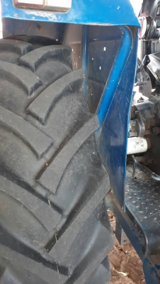 FORD TS90 - 2 เพลา เครื่องแน่นแรงดีสุดๆพร้อมใช้งาน กรองเล็ก อุปกรณ์ครบ ใบดัน,ผาน6 ช่วงล่างแน่น ยางสภาพดี 80\% เอกสารเล่มทะเบียน ราคาต่อรองได้ครับ