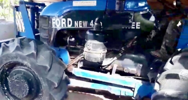 FORD TS90 - 2 เพลา เครื่องแน่นแรงดีสุดๆพร้อมใช้งาน กรองเล็ก อุปกรณ์ครบ ใบดัน,ผาน6 ช่วงล่างแน่น ยางสภาพดี 80\% เอกสารเล่มทะเบียน ราคาต่อรองได้ครับ